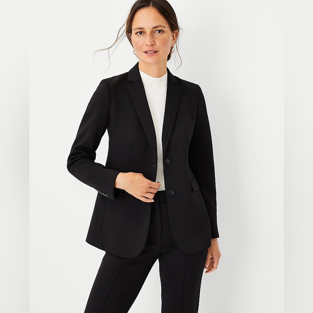 Ann Taylor The Two Button Blazer in Double Knit- Black- Size 6